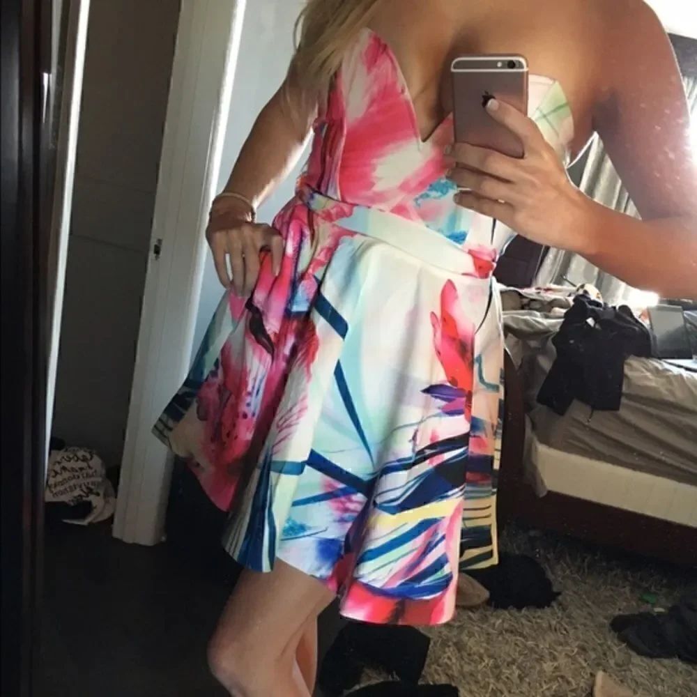 Luxxel floral flirty dress new with tags (Akira) S